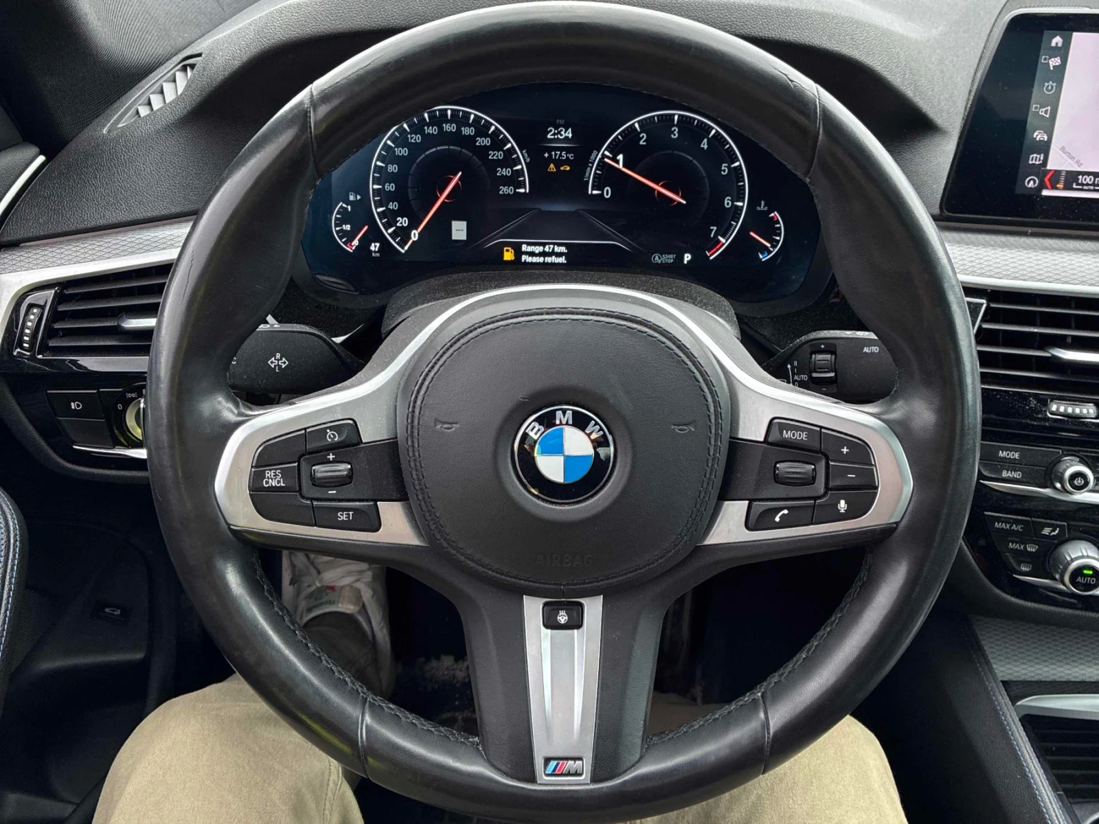 BMW 530 xDrive * M ПАКЕТ * ПОДГРЕВ * ПАНОРАМА * CARFAX, снимка 10 - Автомобили и джипове - 54568800