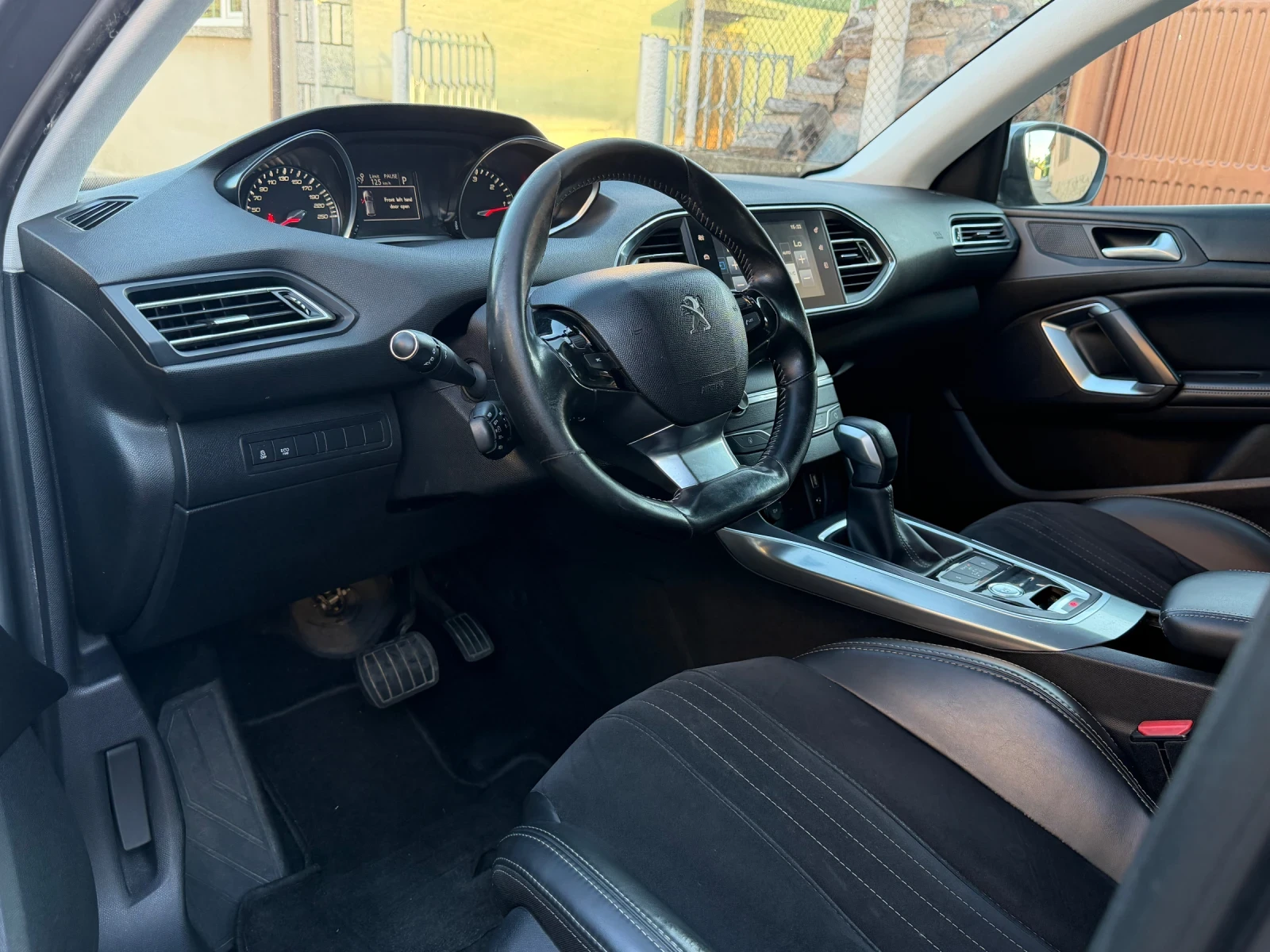 Peugeot 308 1.6 BLUE HDI, снимка 7 - Автомобили и джипове - 54857411