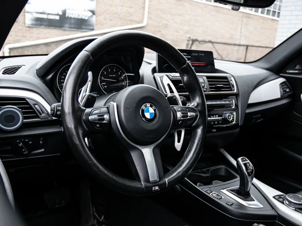 BMW 235 Fully Serviced at BMW | EXTRA SET OF RIMS AND TIRE, снимка 7 - Автомобили и джипове - 55726931