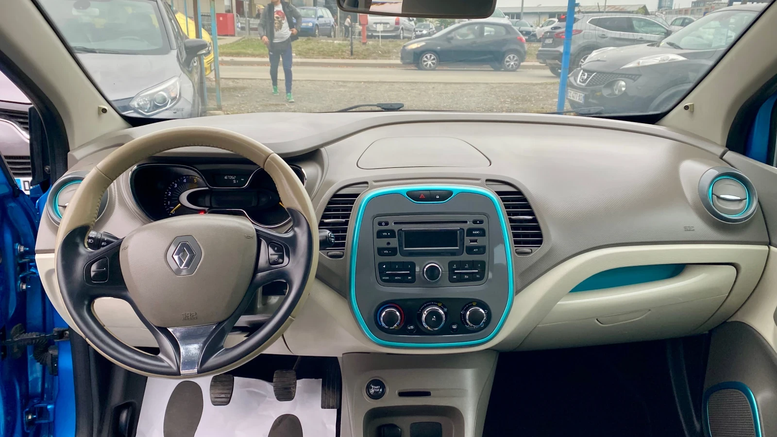 Renault Captur, снимка 8 - Автомобили и джипове - 56661852