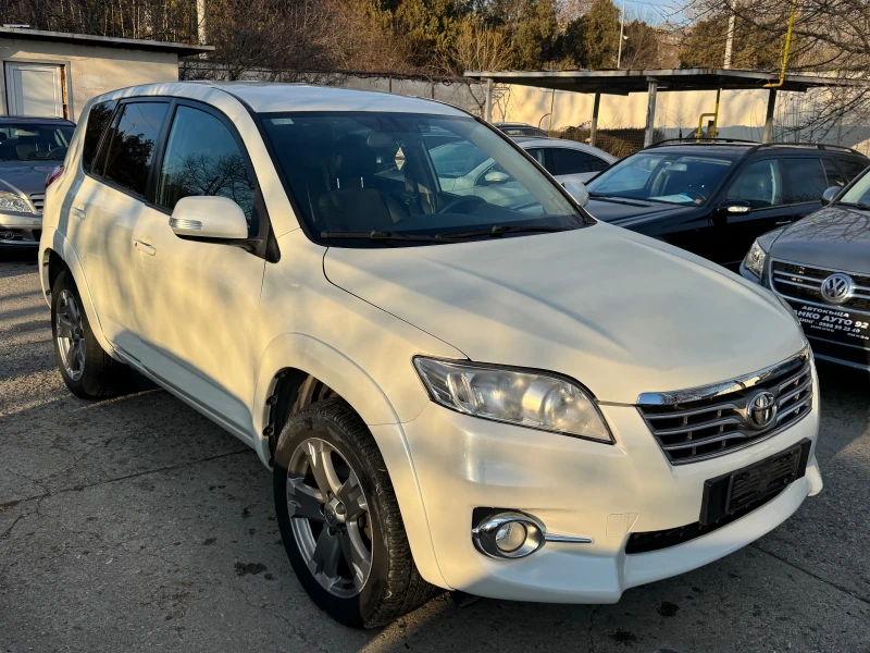 Toyota Rav4 2.2D* 150кс* Автоматик* Навигация* Кейлес* , снимка 3 - Автомобили и джипове - 49006934