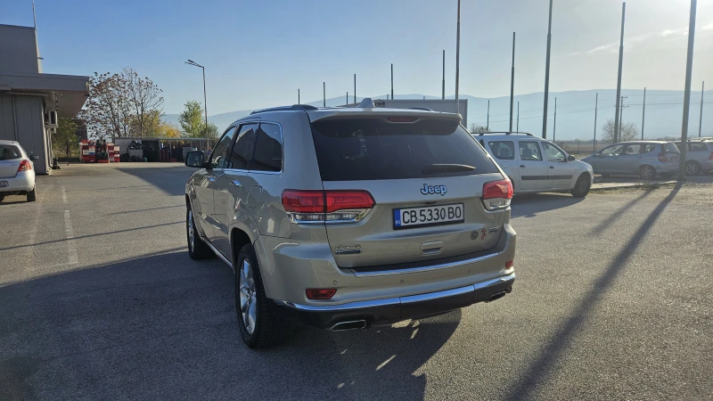Jeep Grand cherokee Summit, снимка 10 - Автомобили и джипове - 52795529