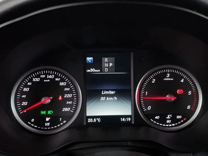 Mercedes-Benz GLC 220, снимка 8 - Автомобили и джипове - 56734361