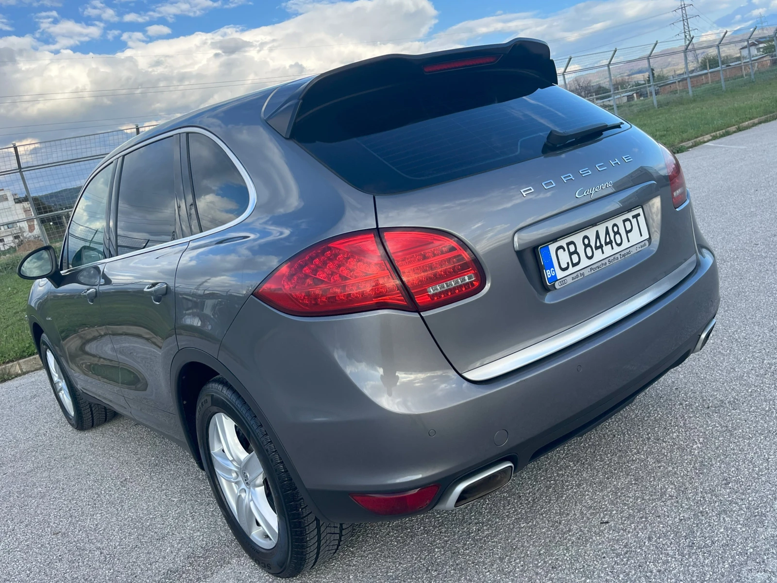 Porsche Cayenne PLATINUM EDITION 958 СЕРВИЗНА ИСТОРИЯ! PANORAMA - изображение 6