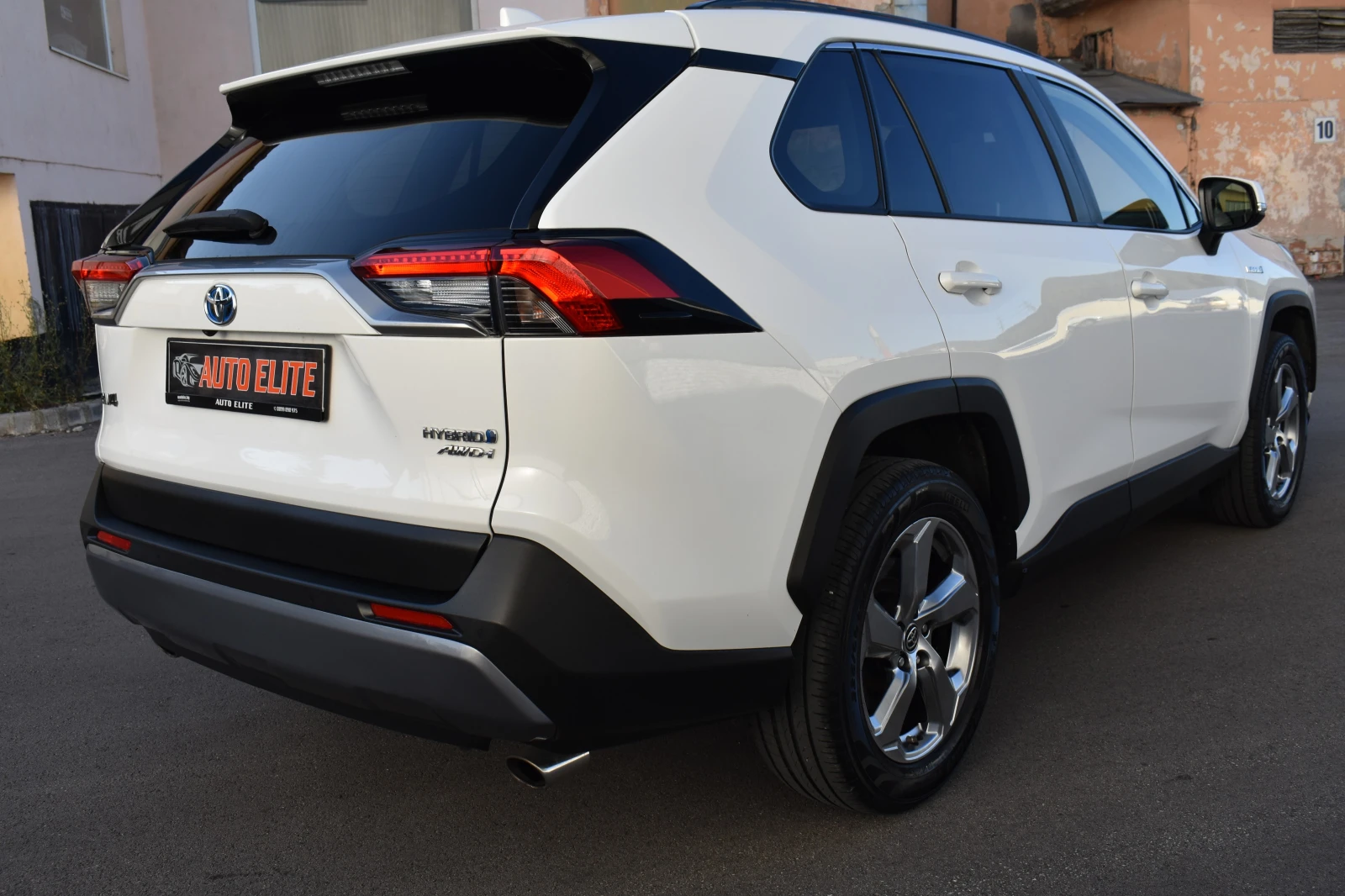 Toyota Rav4 2.5HYBRID/AWD-i-4X4= KEYLESSGO= ПЪЛЕН СЕРВИЗ= НОВА - изображение 5