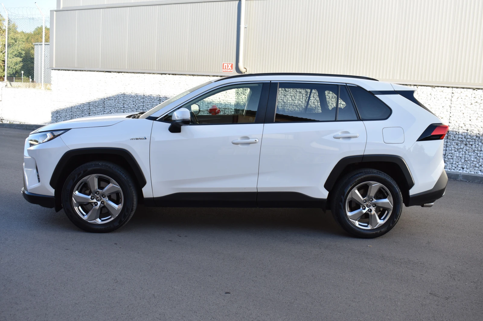 Toyota Rav4 2.5HYBRID/AWD-i-4X4= KEYLESSGO= ПЪЛЕН СЕРВИЗ= НОВА - изображение 2