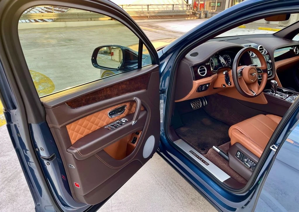 Bentley Bentayga 6.0 W12 4WD - изображение 7