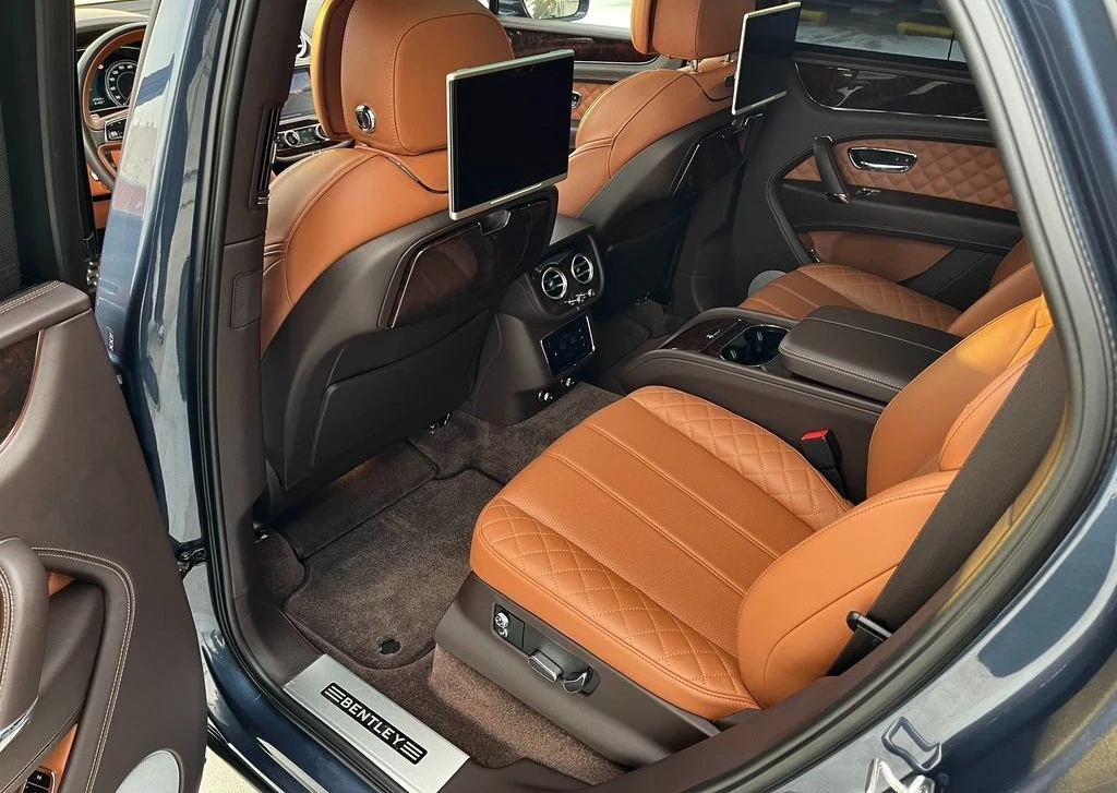 Bentley Bentayga 6.0 W12 4WD - изображение 9