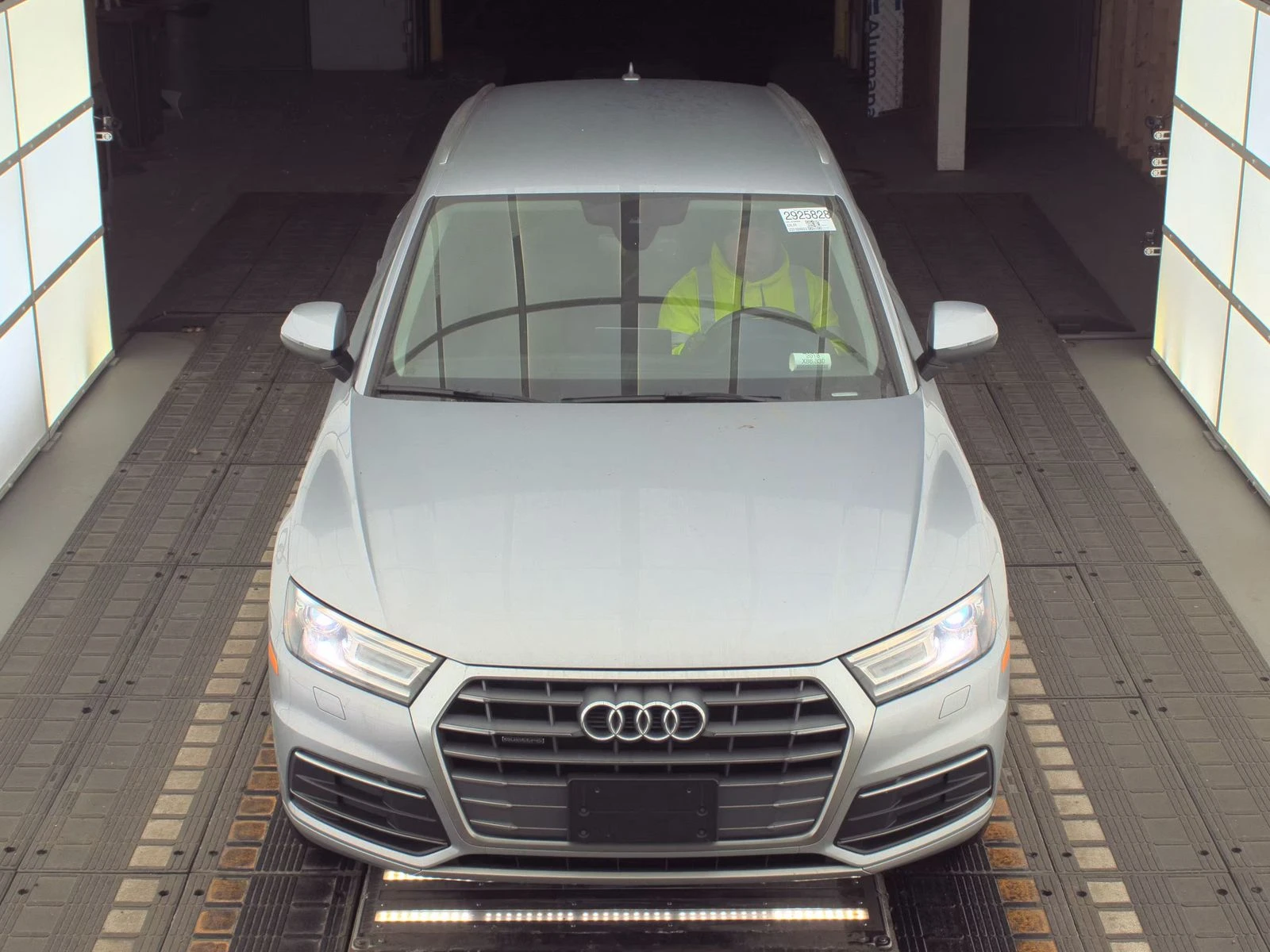 Audi Q5 2.0T* PREMIUM* ДИГИТАЛНО* ТАБЛО* ПОДГРЕВ* КАМЕРА*  - изображение 5