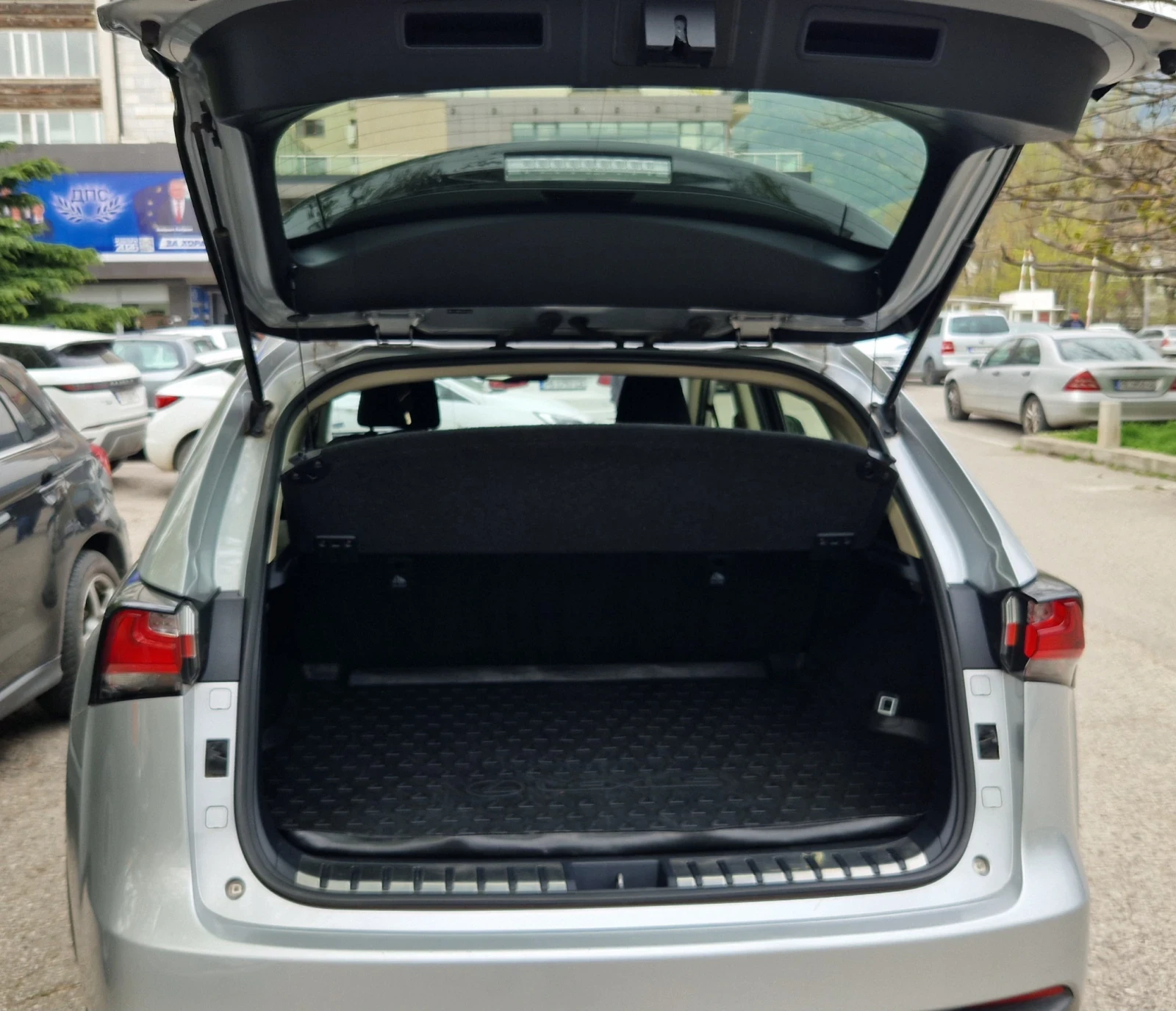 Lexus NX 300h NH 300, снимка 12 - Автомобили и джипове - 54030576