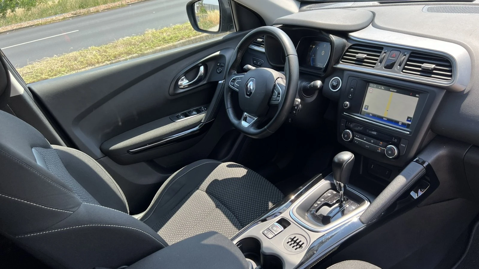 Renault Kadjar 1.5DCI, снимка 11 - Автомобили и джипове - 55339883