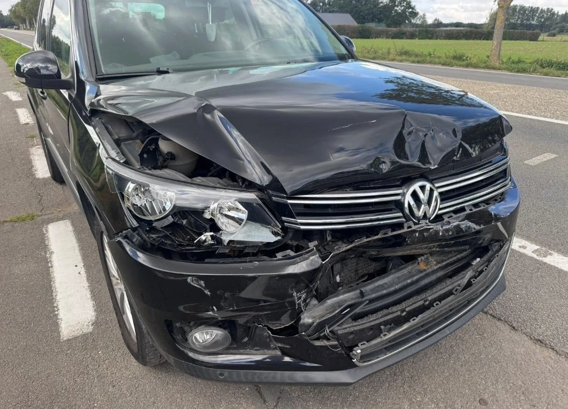 VW Tiguan 2.0 TDI/ PANO/ AUTOMAT, снимка 2 - Автомобили и джипове - 56633534