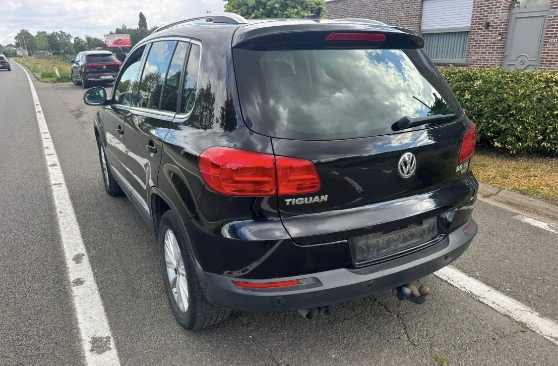 VW Tiguan 2.0 TDI/ PANO/ AUTOMAT, снимка 5 - Автомобили и джипове - 56633534