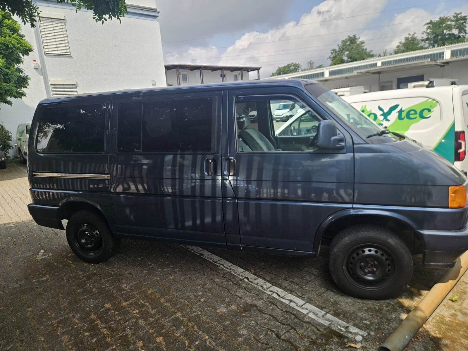 VW Multivan 2.5 T4 4?4 Top, снимка 4 - Бусове и автобуси - 56185167