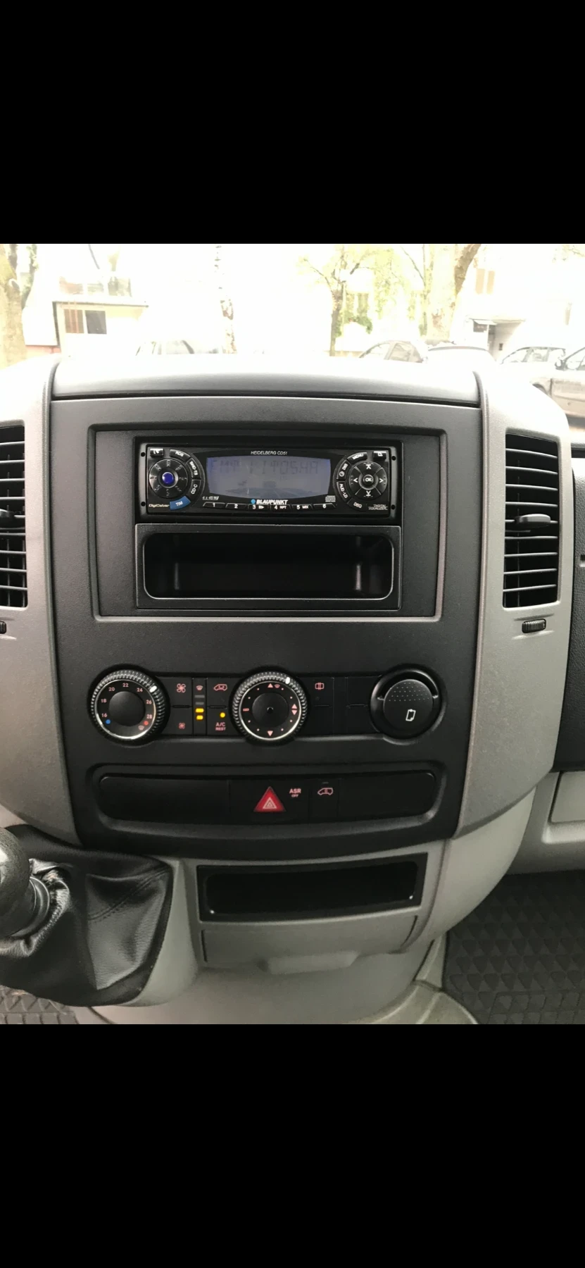 VW Crafter Бордови фургон, снимка 6 - Бусове и автобуси - 56642346