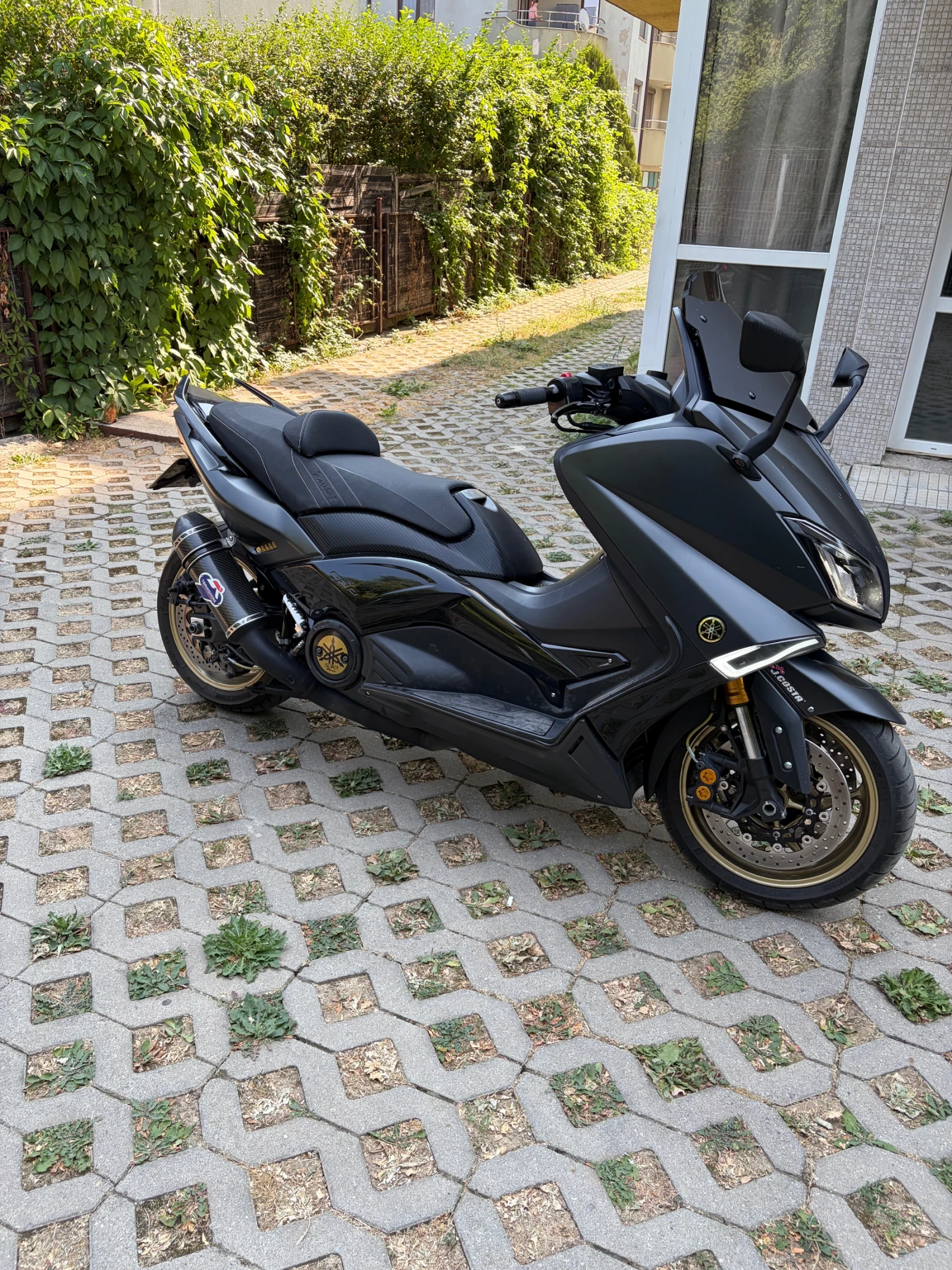 Yamaha T-max