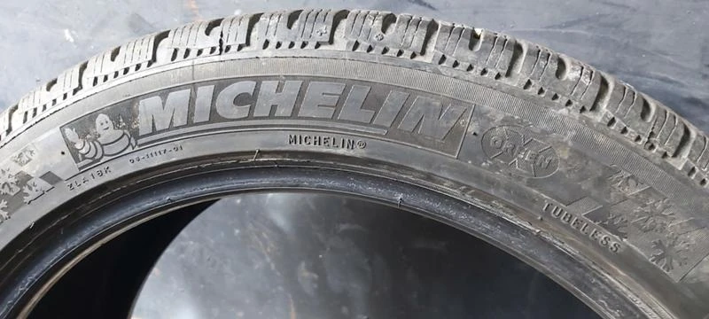 Гуми Зимни 245/45R19, снимка 6 - Гуми и джанти - 35123217