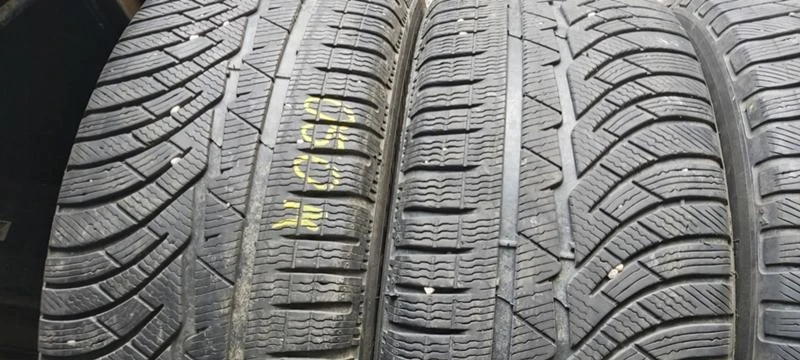 Гуми Зимни 245/45R19, снимка 2 - Гуми и джанти - 35123217