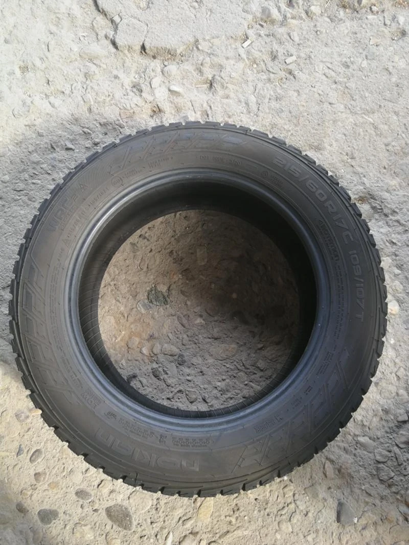 Гуми Зимни 215/60R17, снимка 8 - Гуми и джанти - 45864132