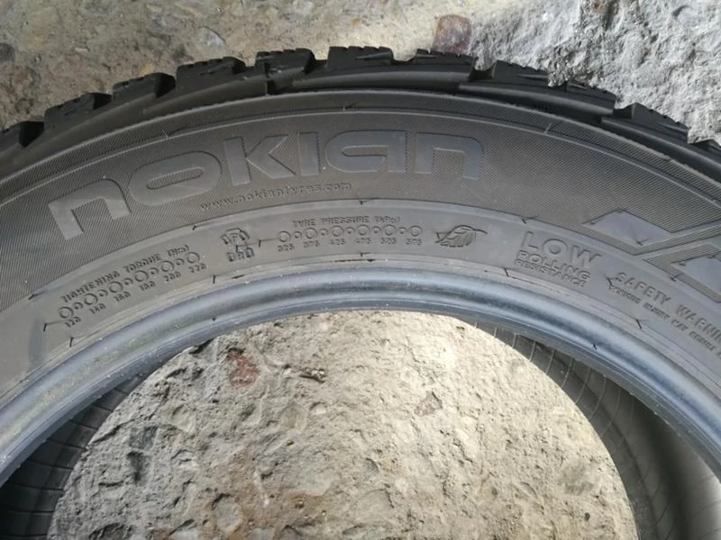 Гуми Зимни 215/60R17, снимка 9 - Гуми и джанти - 45864132