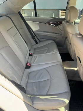 Mercedes-Benz E 350 Напълно обслужен, снимка 12