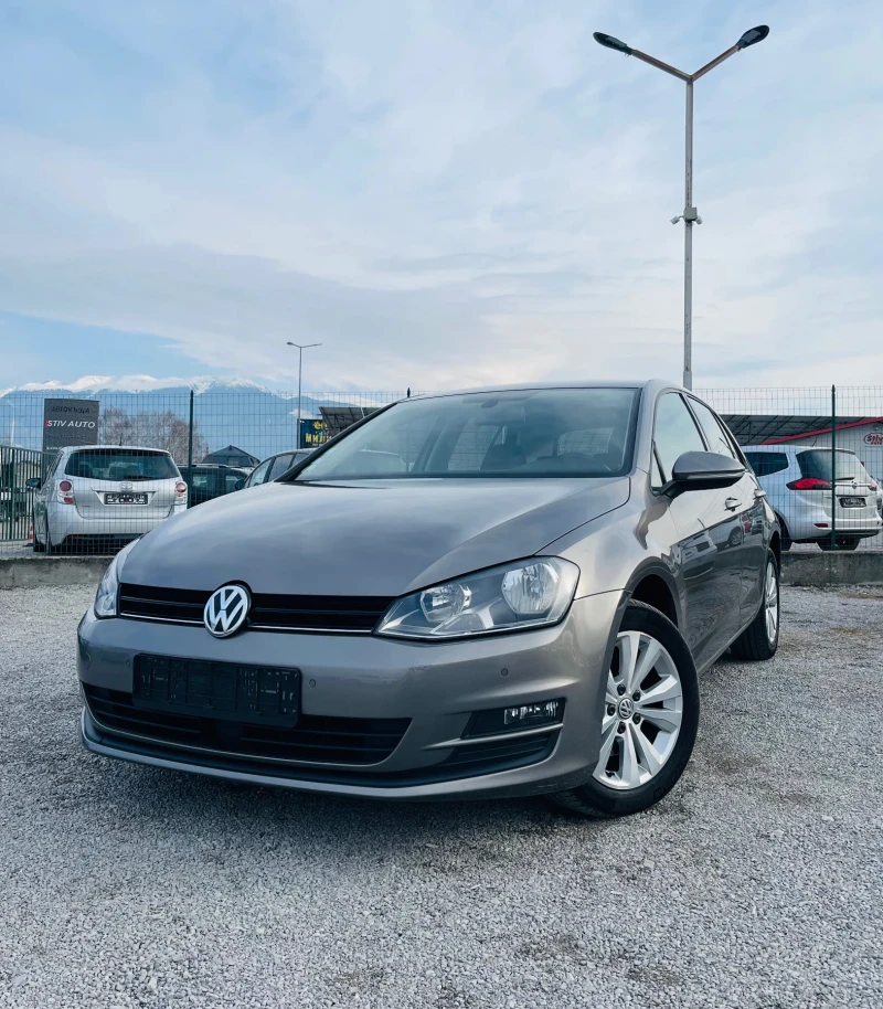 VW Golf 1.6 TDI * Навигация* Сервизна книжка* Реални км * , снимка 1 - Автомобили и джипове - 49364468