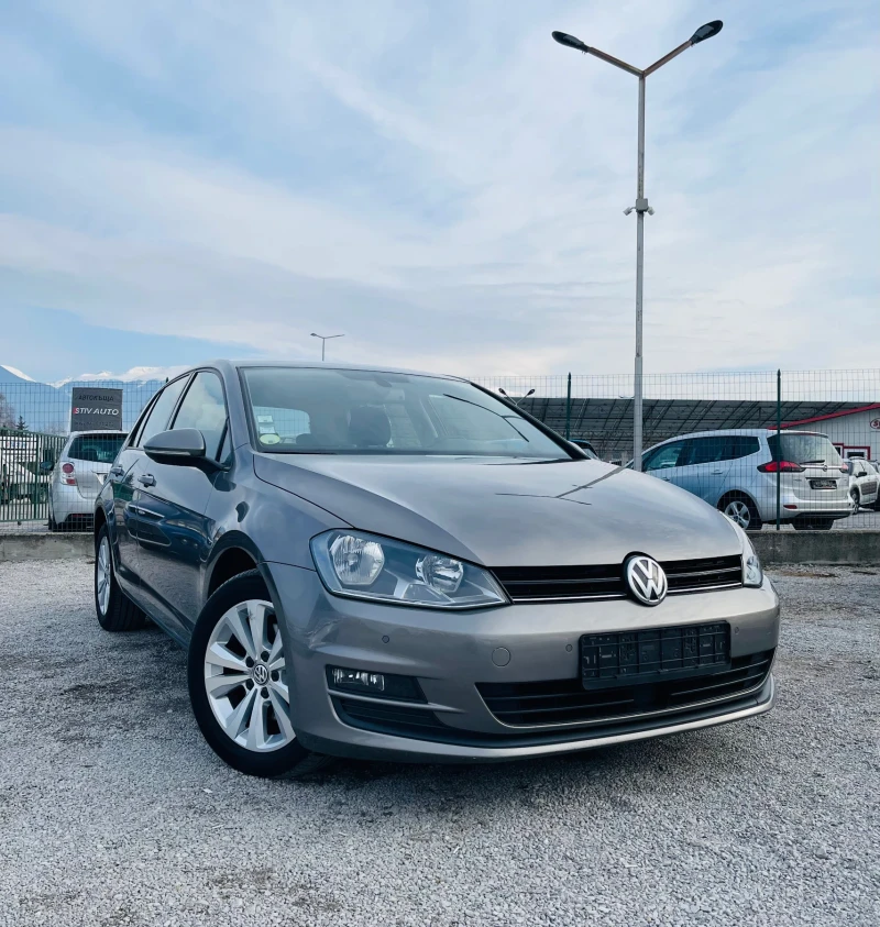 VW Golf 1.6 TDI * Навигация* Сервизна книжка* Реални км * , снимка 3 - Автомобили и джипове - 49364468