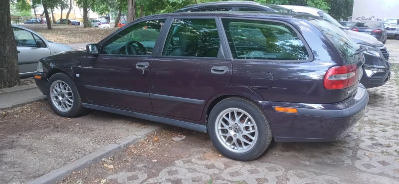 Volvo V40, снимка 15 - Автомобили и джипове - 51694128