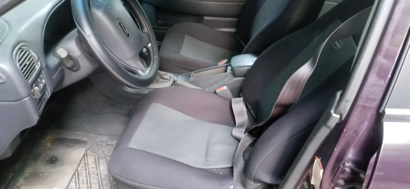 Volvo V40, снимка 9 - Автомобили и джипове - 51694128