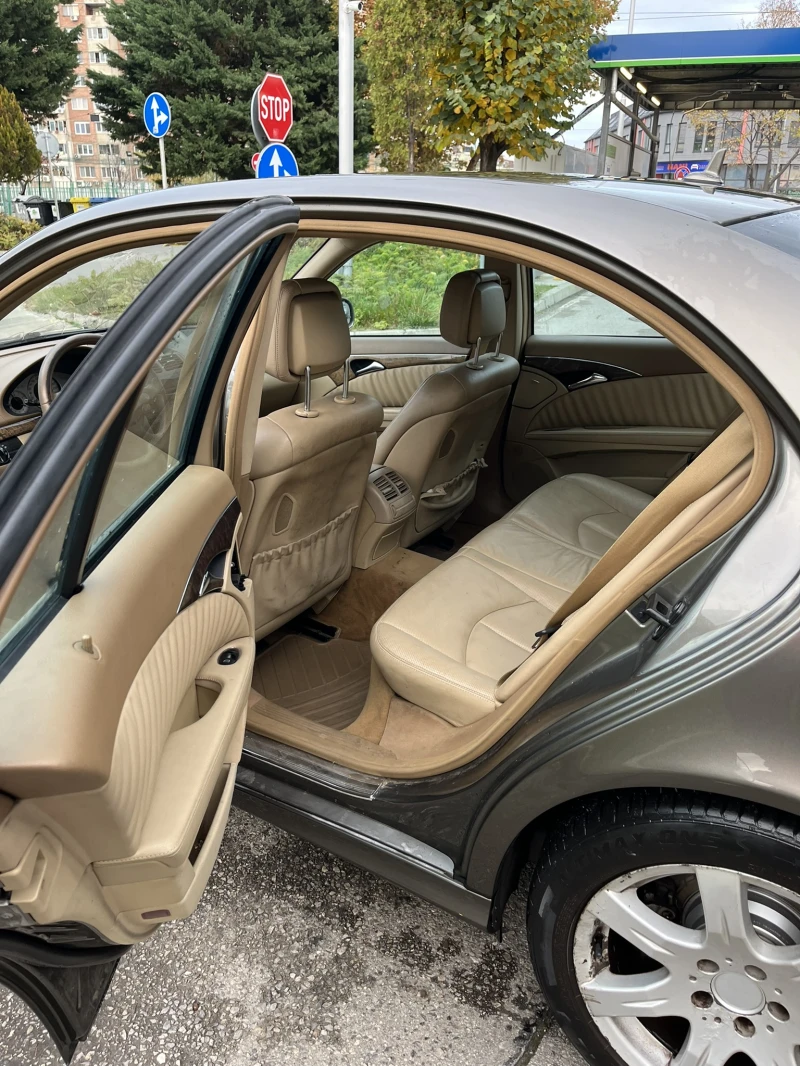 Mercedes-Benz E 280 facelift, 3ти собственик, снимка 9 - Автомобили и джипове - 52352865