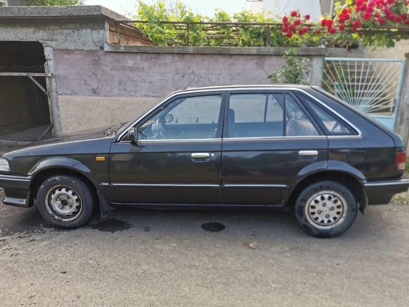 Mazda 323 1.7D, снимка 3 - Автомобили и джипове - 52942997