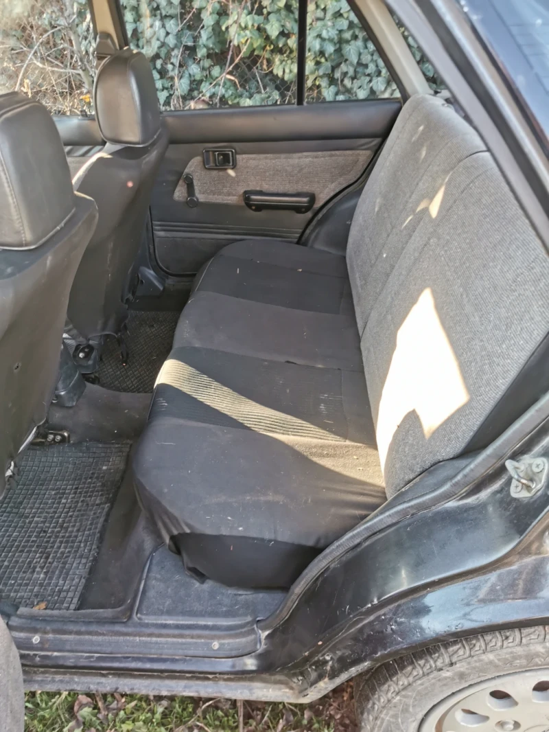 Mazda 323 1.7D, снимка 7 - Автомобили и джипове - 52942997