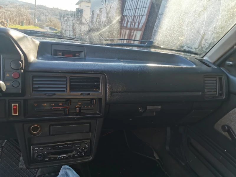 Mazda 323 1.7D, снимка 5 - Автомобили и джипове - 52942997