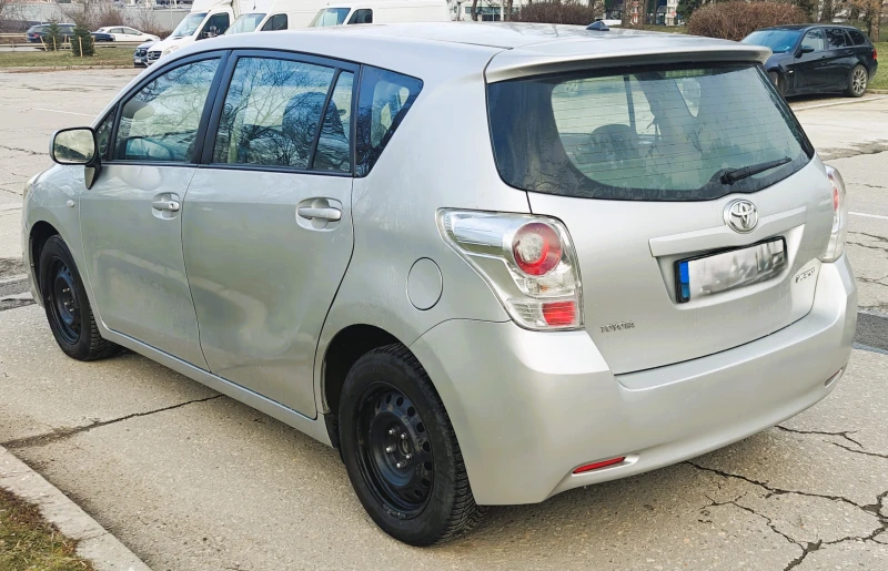 Toyota Verso 1.6i, снимка 5 - Автомобили и джипове - 53144314