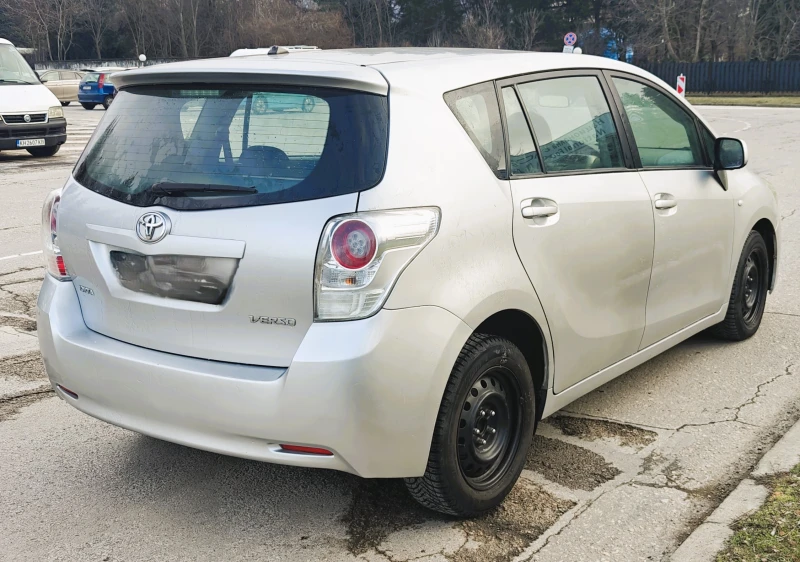 Toyota Verso 1.6i, снимка 4 - Автомобили и джипове - 53144314