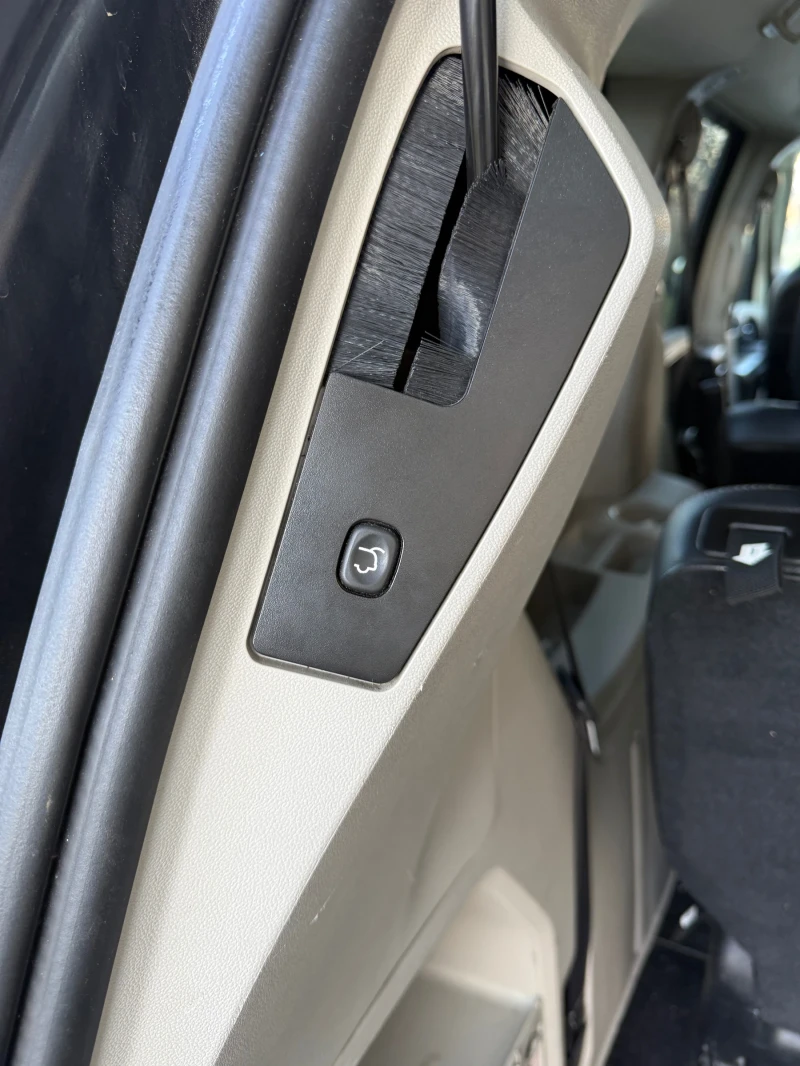 Chrysler Town and Country, снимка 7 - Автомобили и джипове - 53156751