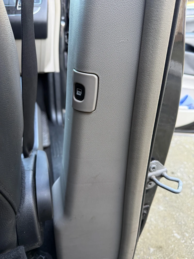 Chrysler Town and Country, снимка 12 - Автомобили и джипове - 53156751