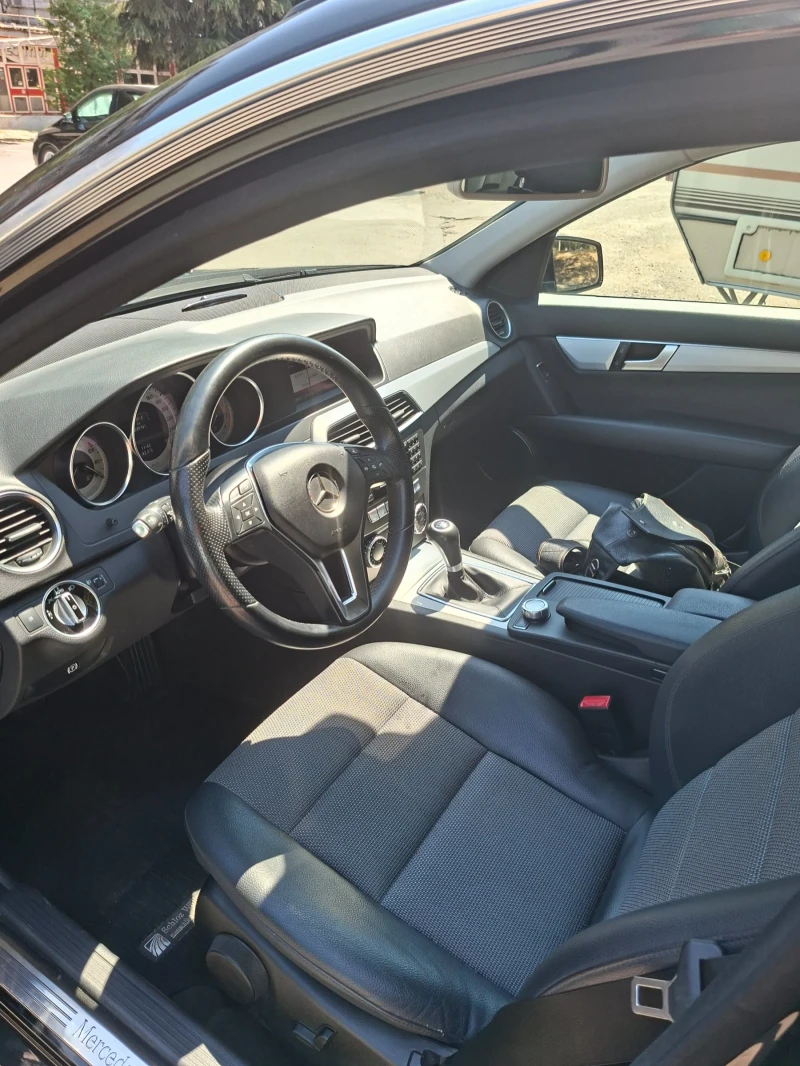 Mercedes-Benz C 180, снимка 8 - Автомобили и джипове - 53356486