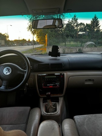 VW Passat 1.9, снимка 9 - Автомобили и джипове - 46432819