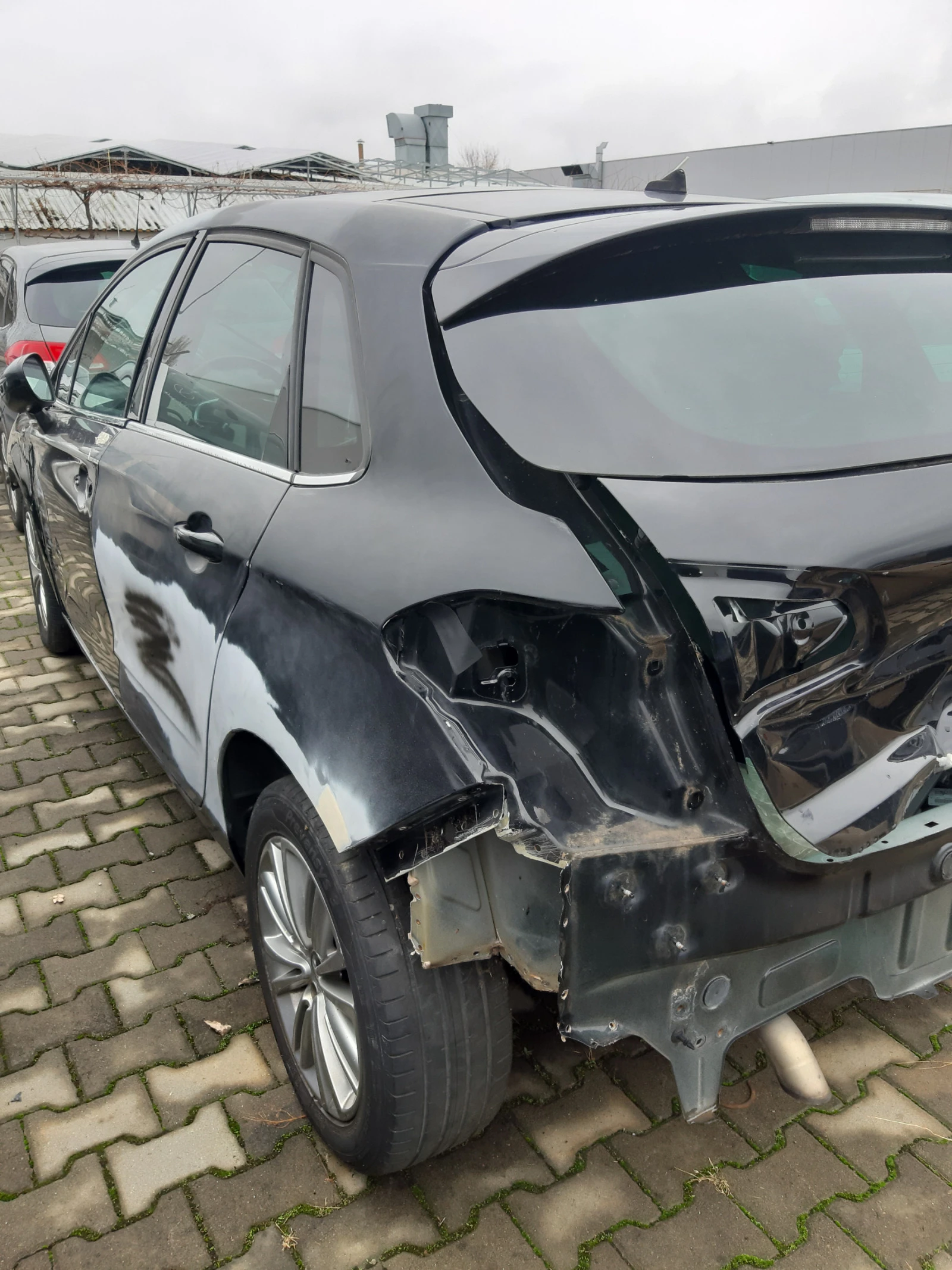 Citroen C4 1.6 хди и 1.6 бензин - изображение 4