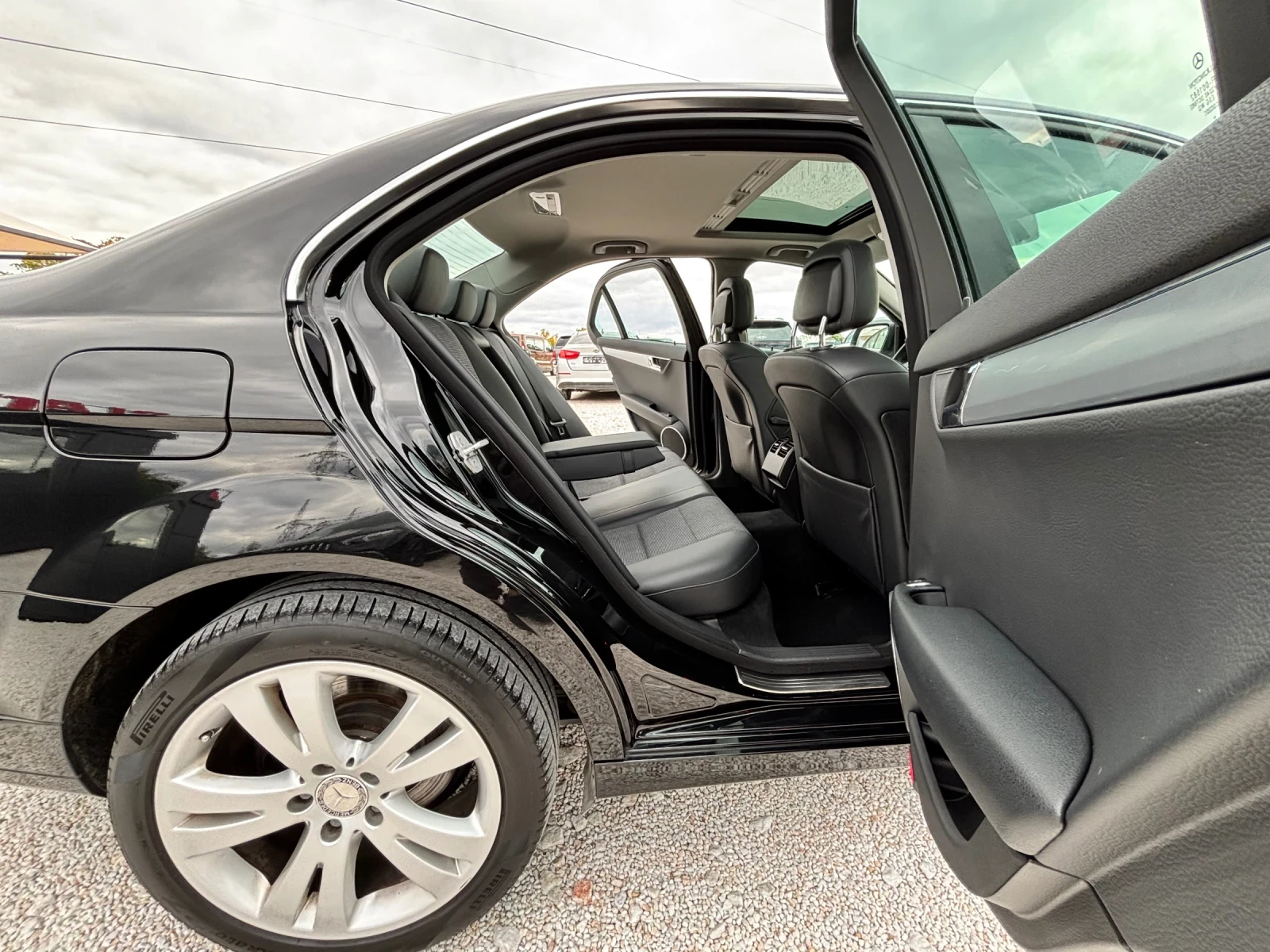 Mercedes-Benz C 220 2.2CDI/AVANTGARDЕ/ПОДГРЕВ/ПАНОРАМА - изображение 8