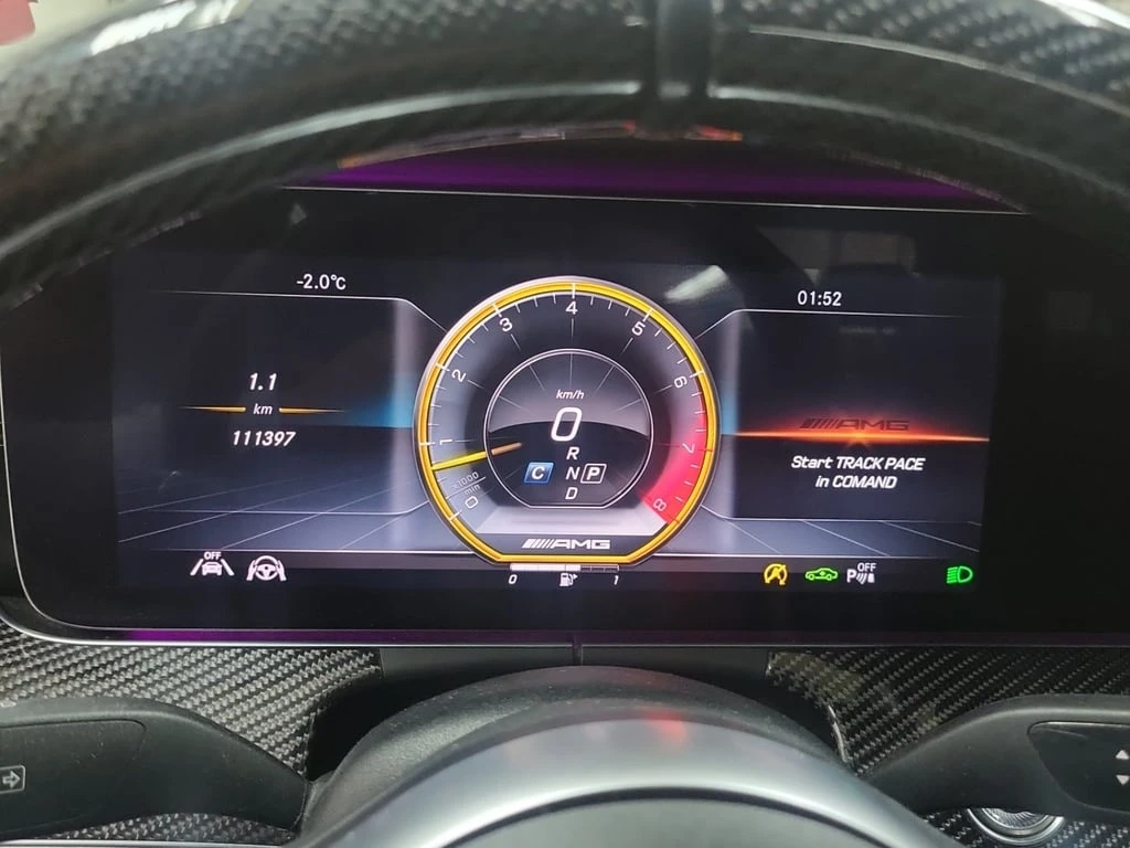 Mercedes-Benz E 63 AMG  63 S * CARFAX * ФИНАНСИРАНЕ - изображение 10