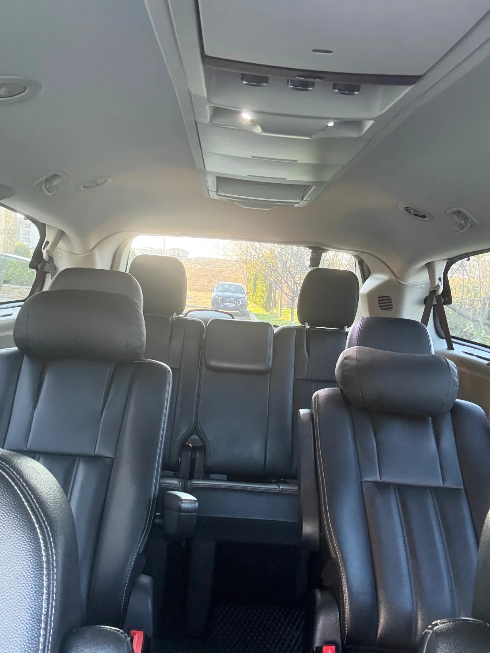 Chrysler Town and Country | Mobile.bg � ����������� 15