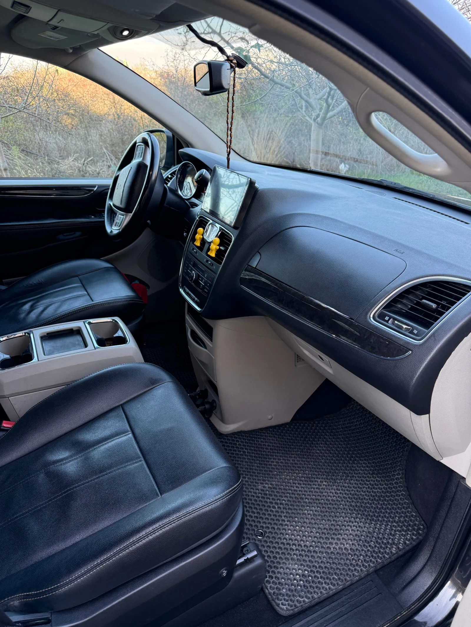 Chrysler Town and Country | Mobile.bg � ����������� 10