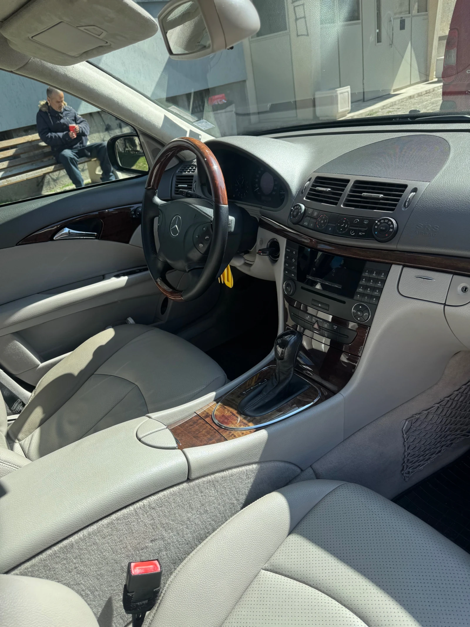 Mercedes-Benz E 350 Напълно обслужен, снимка 9 - Автомобили и джипове - 53814997