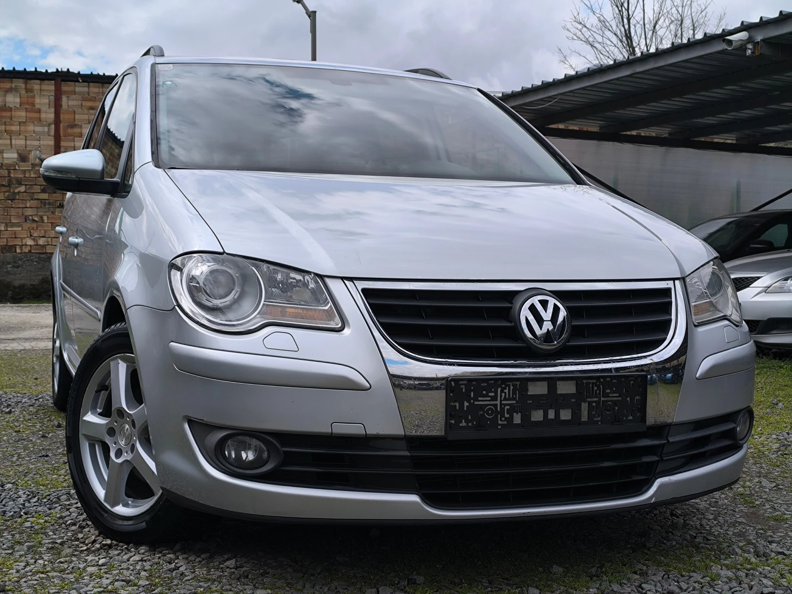 VW Touran FACE LIFT-1.9TDI-105кс-6 скорости-КЛИМАТРОНИК-
