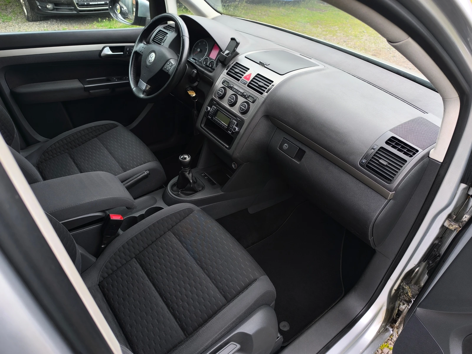 VW Touran FACE LIFT-1.9TDI-105кс-6 скорости-КЛИМАТРОНИК-, снимка 14 - Автомобили и джипове - 54171462