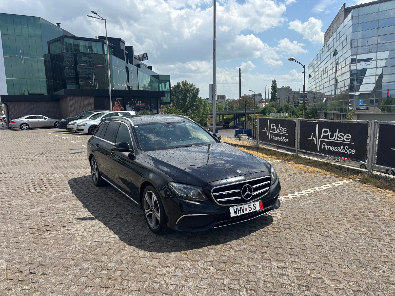 Mercedes-Benz E 220 AVANTGARDE 4-MATIC MULTIBEAM LED, снимка 3 - Автомобили и джипове - 54512690