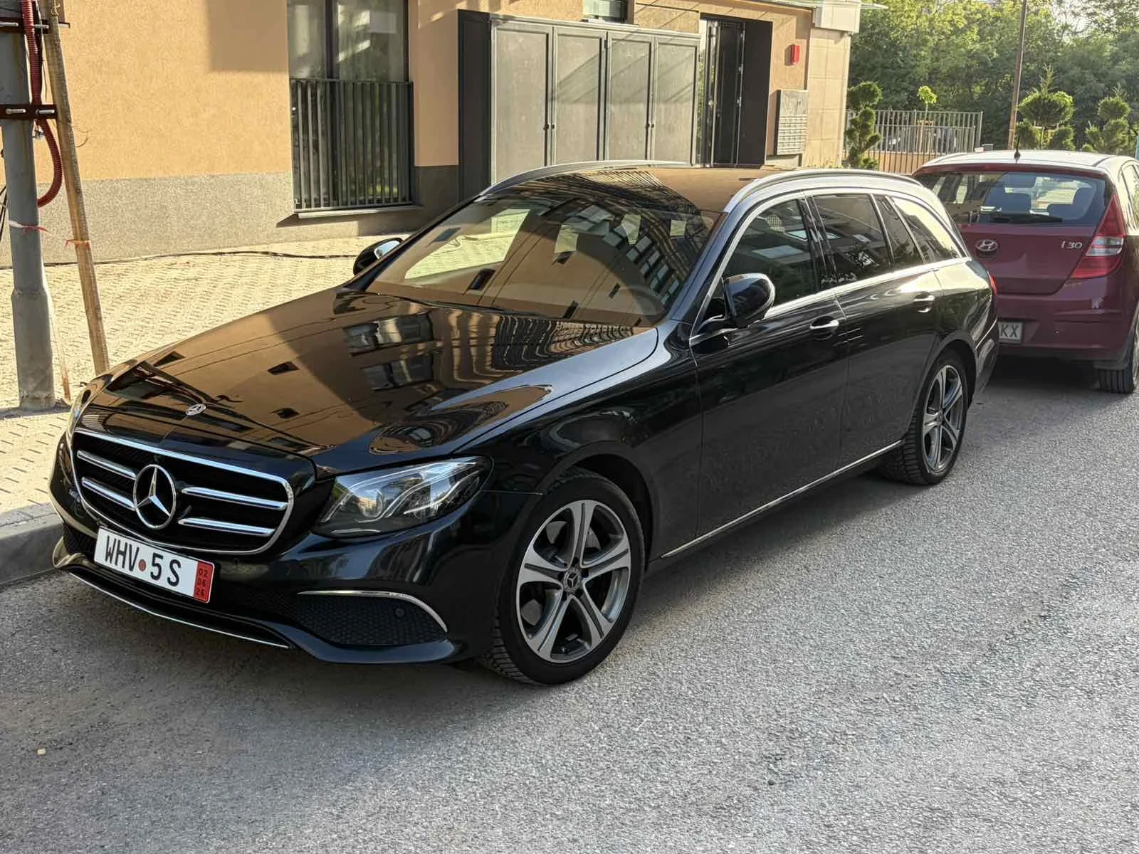 Mercedes-Benz E 220 AVANTGARDE 4-MATIC MULTIBEAM LED