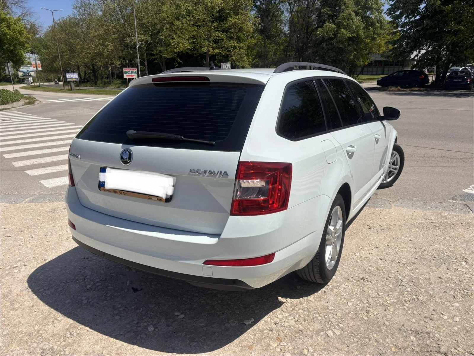 Skoda Octavia 2.0TDI Автоматик, снимка 9 - Автомобили и джипове - 54593662